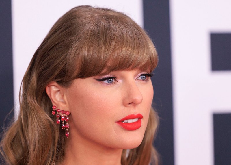 Taylor Swift at 67th GRAMMY Awards — photo 27
