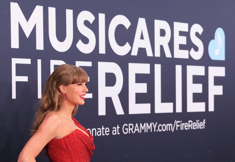 Taylor Swift at 67th GRAMMY Awards — photo 34