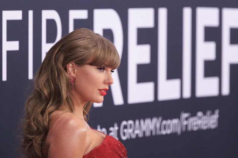 Taylor Swift at 67th GRAMMY Awards — photo 66