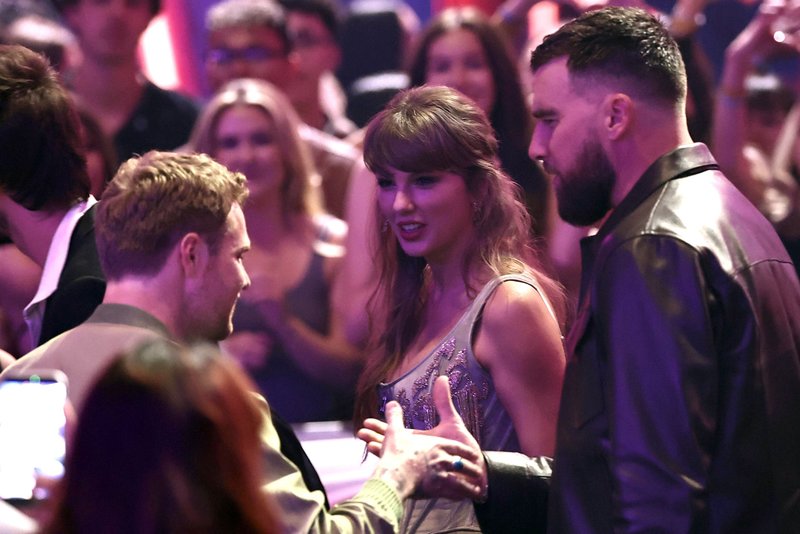 Taylor Swift at 2026 iHeartRadio Music Awards — photo 3