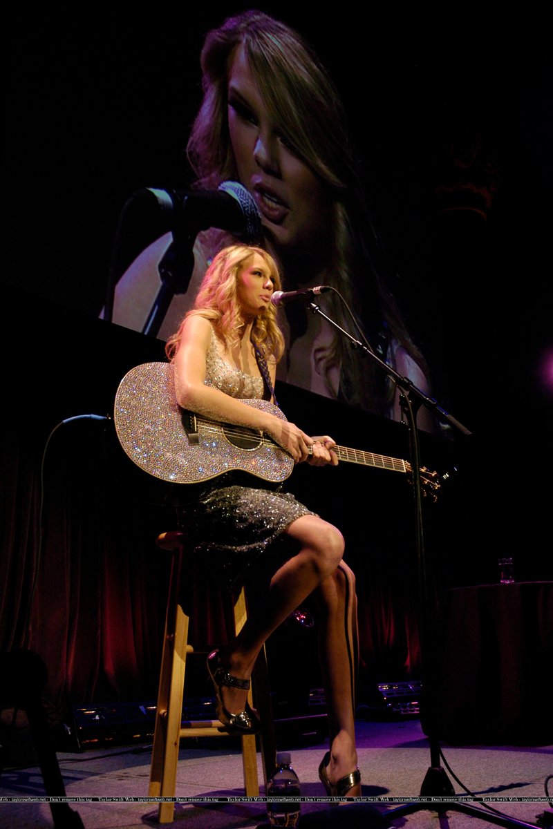 Taylor Swift — 5th Annual Candies Foundation Event to Prevent Benefit — photo 24