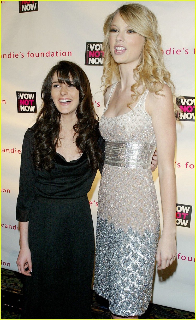 Taylor Swift — 5th Annual Candies Foundation Event to Prevent Benefit — photo 33