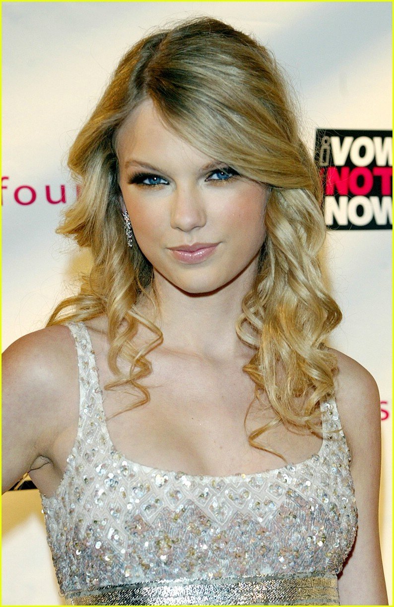 Taylor Swift — 5th Annual Candies Foundation Event to Prevent Benefit — photo 42