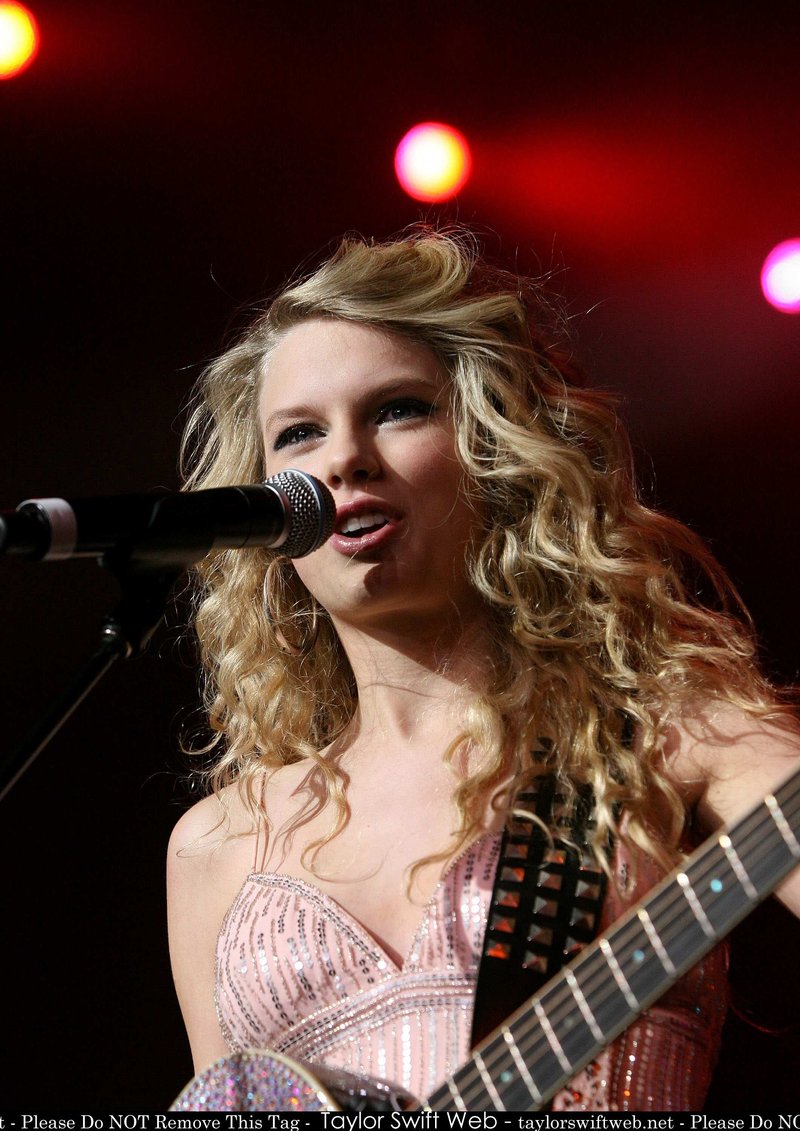 Taylor Swift — 2008 ACM New Artists Party For A Cause — photo 5