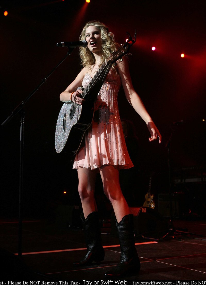 Taylor Swift — 2008 ACM New Artists Party For A Cause — photo 8