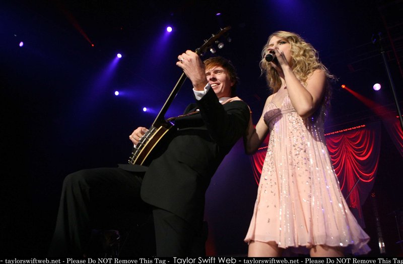 Taylor Swift — 2008 ACM New Artists Party For A Cause — photo 32