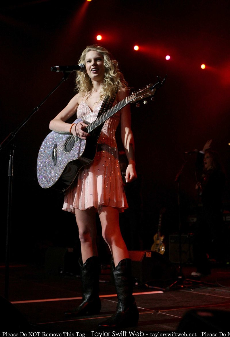 Taylor Swift — 2008 ACM New Artists Party For A Cause — photo 45
