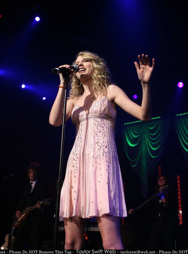 Taylor Swift — 2008 ACM New Artists Party For A Cause — photo 47