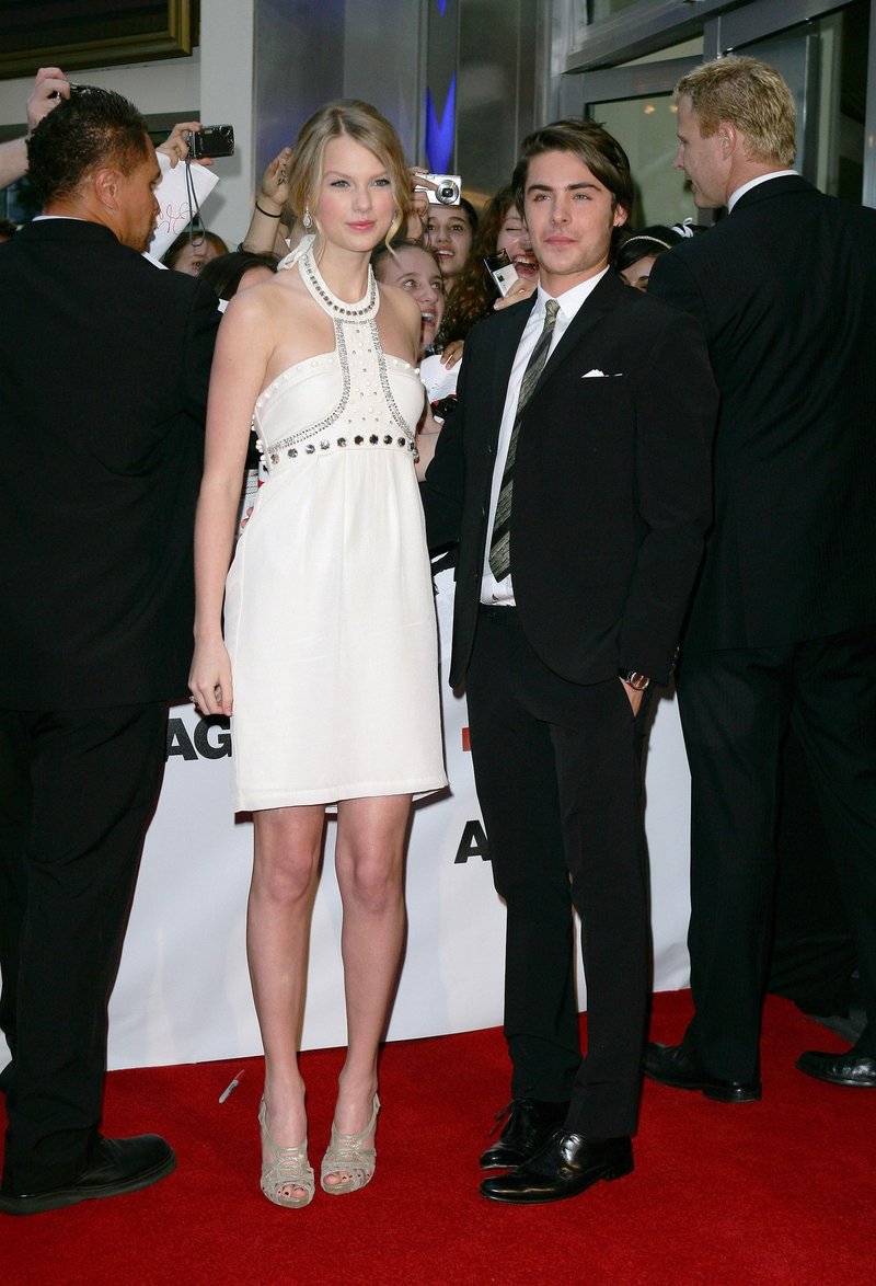 Taylor Swift — "17 Again" Premiere — photo 22