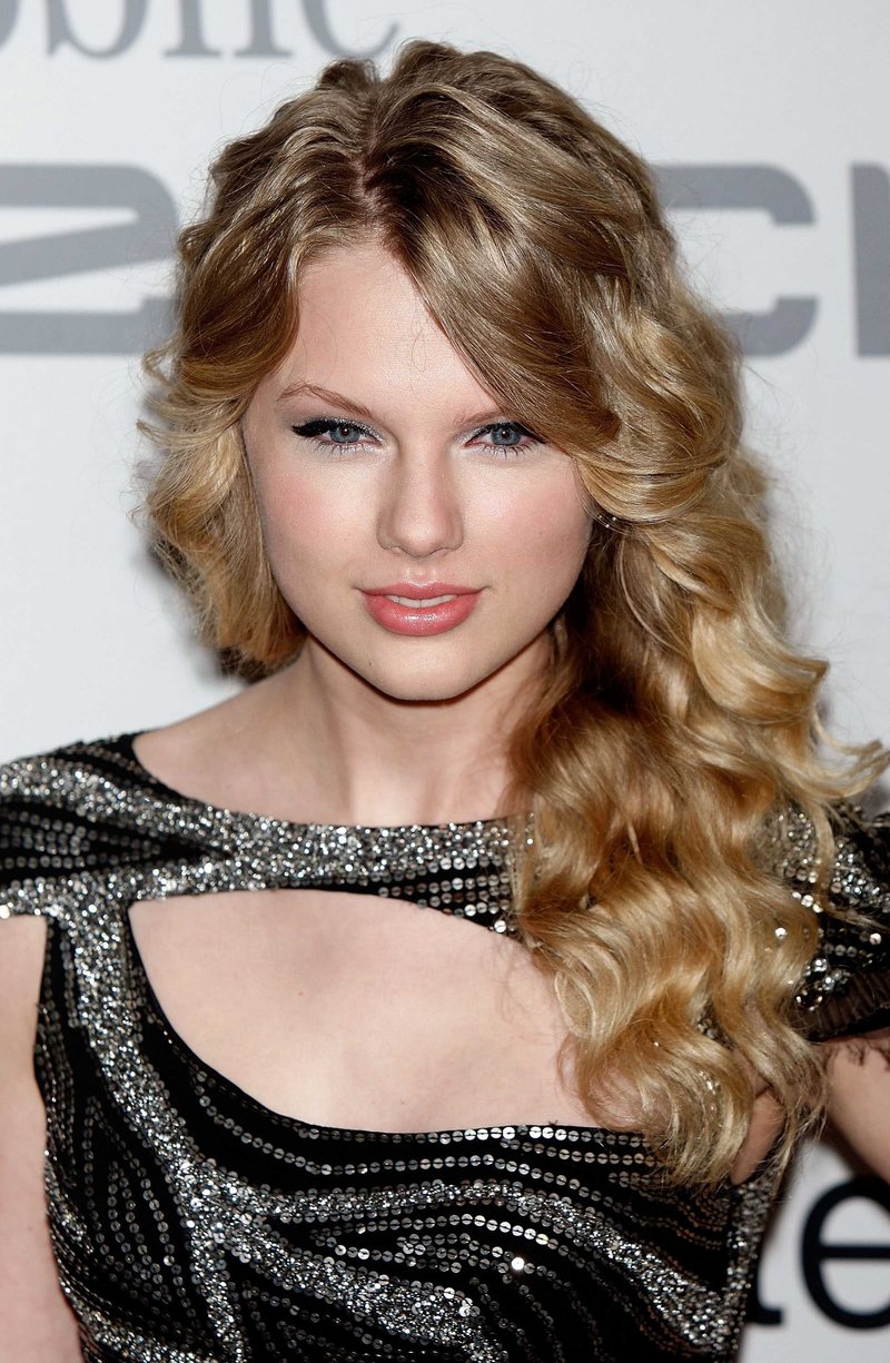 Taylor Swift — 51st Annual GRAMMY Awards - Salute To Icons: Clive Davis — photo 40
