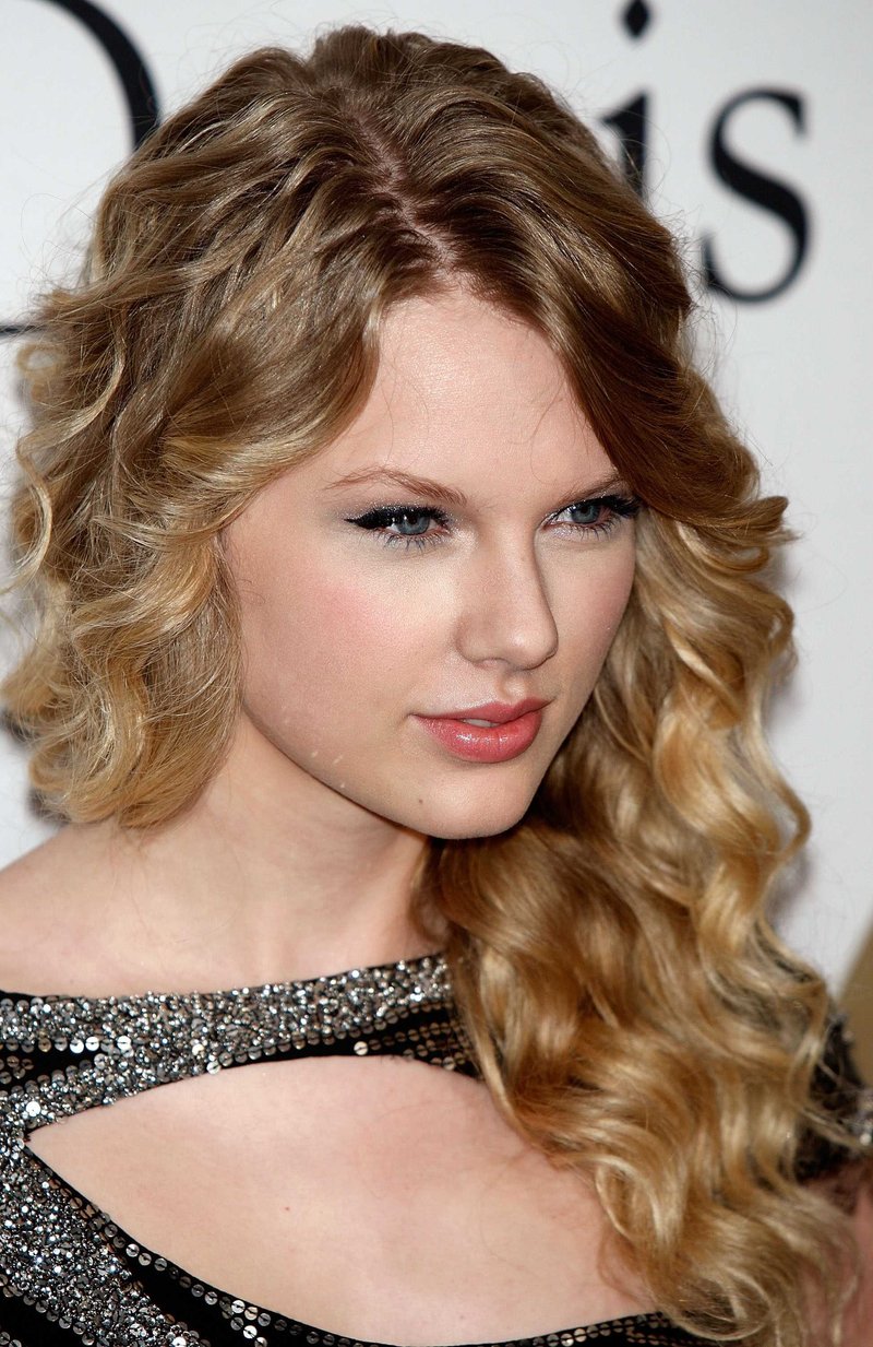 Taylor Swift — 51st Annual GRAMMY Awards - Salute To Icons: Clive Davis — photo 44