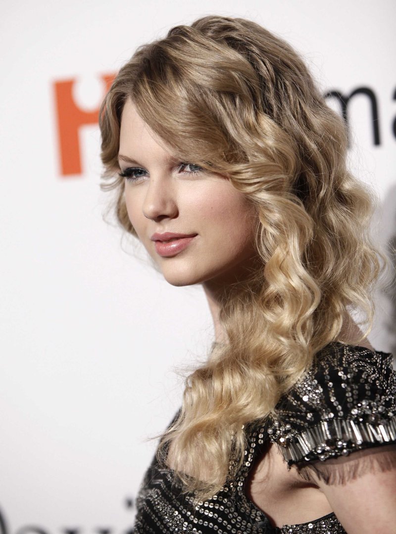 Taylor Swift — 51st Annual GRAMMY Awards - Salute To Icons: Clive Davis — photo 47