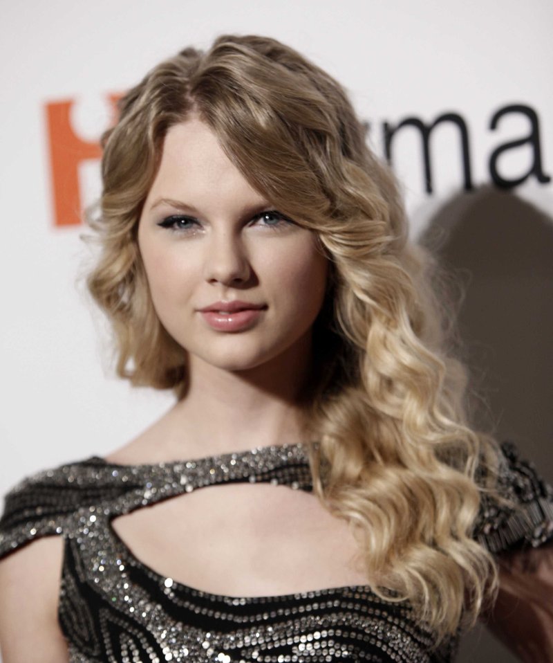 Taylor Swift — 51st Annual GRAMMY Awards - Salute To Icons: Clive Davis — photo 48