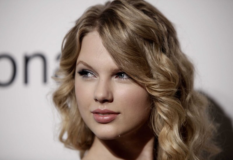 Taylor Swift — 51st Annual GRAMMY Awards - Salute To Icons: Clive Davis — photo 51