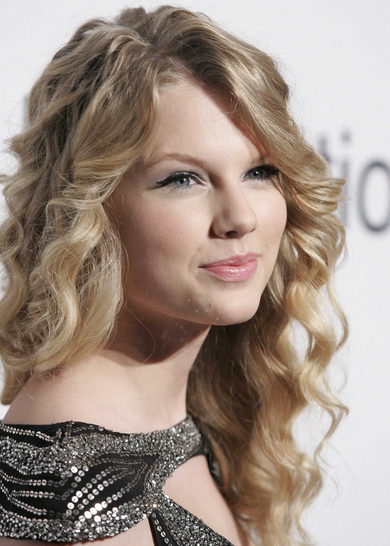 Taylor Swift — 51st Annual GRAMMY Awards - Salute To Icons: Clive Davis — photo 56