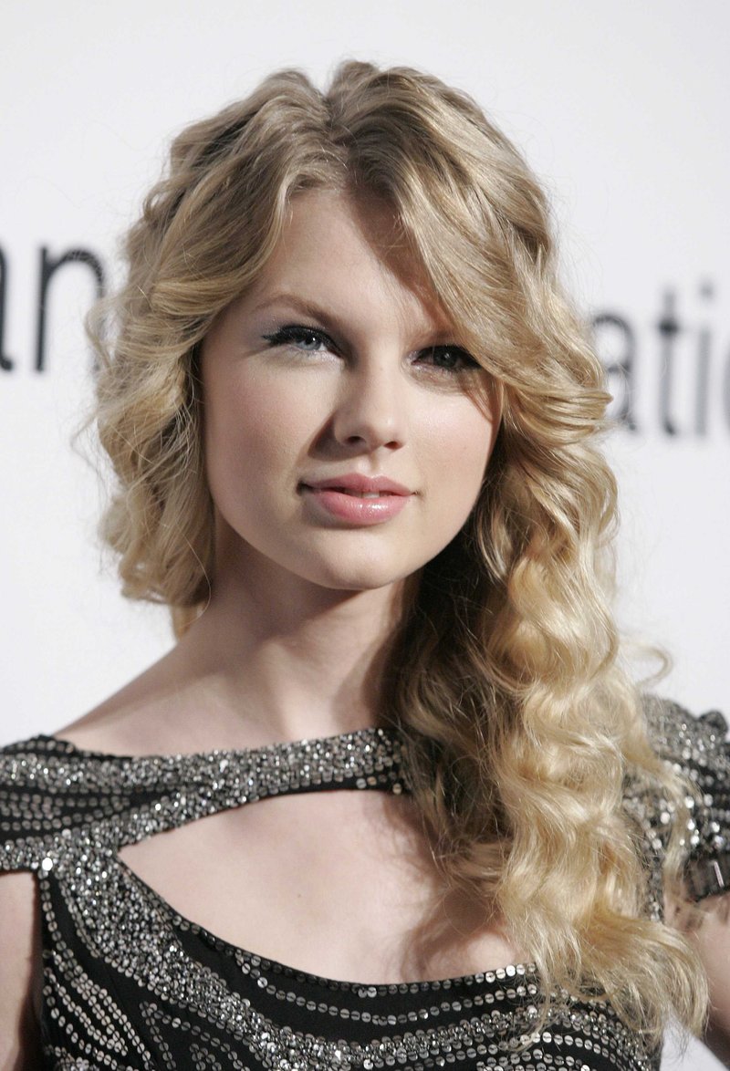 Taylor Swift — 51st Annual GRAMMY Awards - Salute To Icons: Clive Davis — photo 58