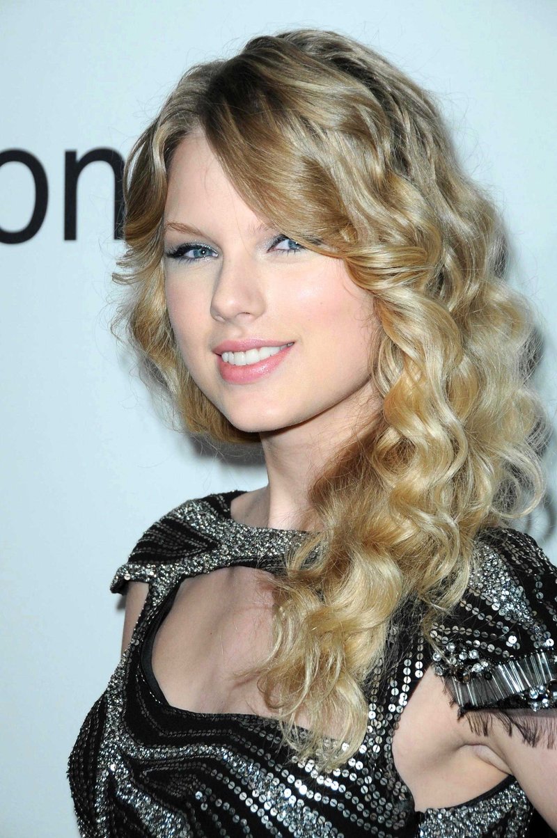 Taylor Swift — 51st Annual GRAMMY Awards - Salute To Icons: Clive Davis — photo 68
