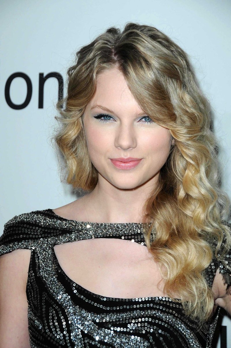 Taylor Swift — 51st Annual GRAMMY Awards - Salute To Icons: Clive Davis — photo 69
