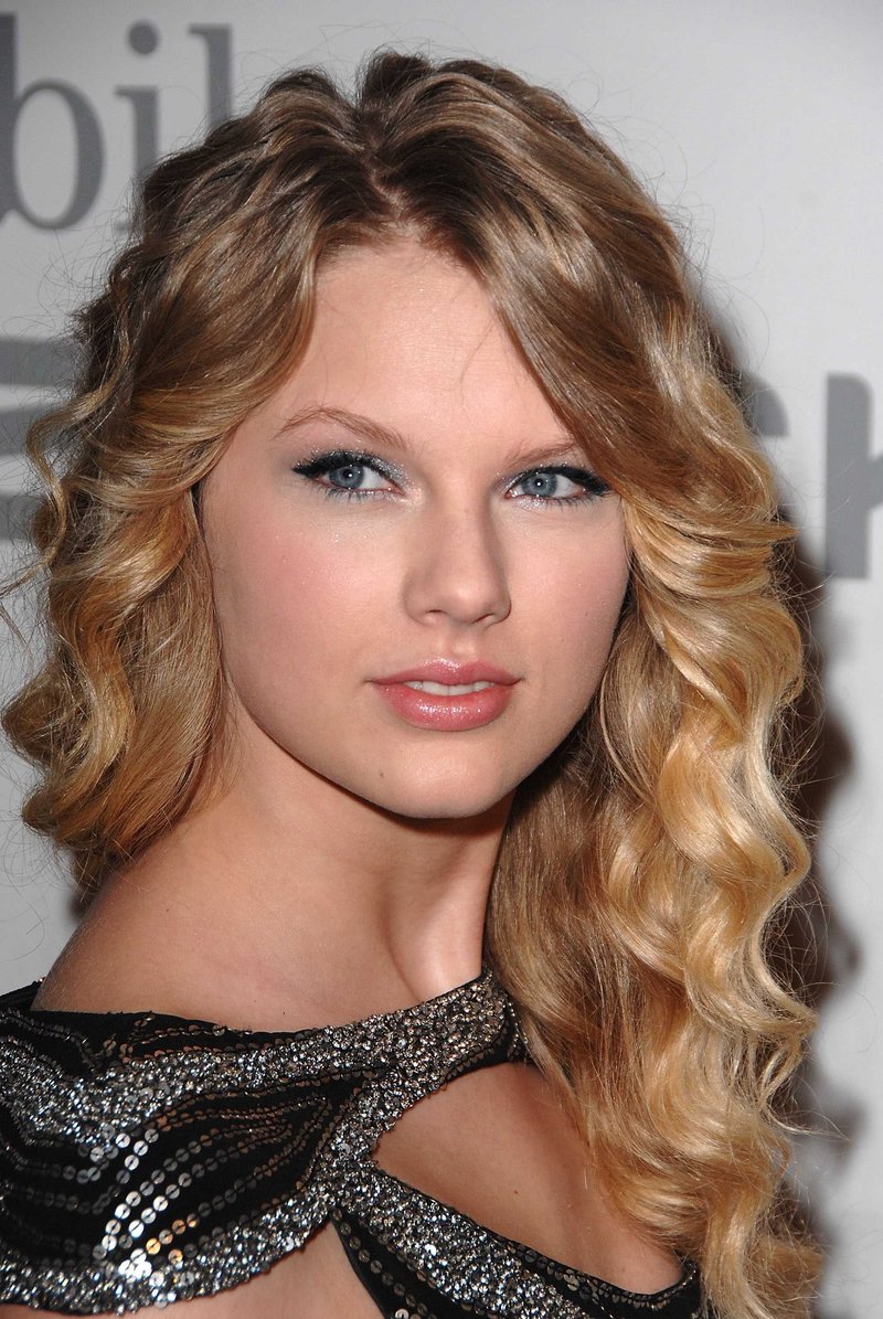 Taylor Swift — 51st Annual GRAMMY Awards - Salute To Icons: Clive Davis — photo 78