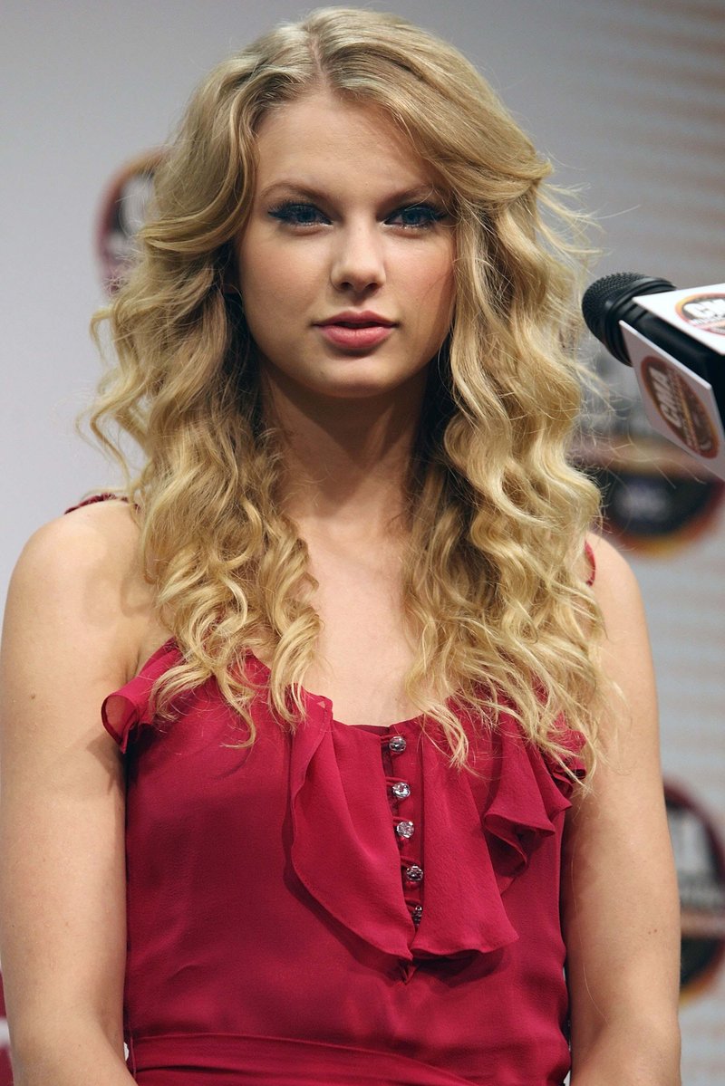Taylor Swift — 2009 CMA Music Festival Press Conference — photo 11