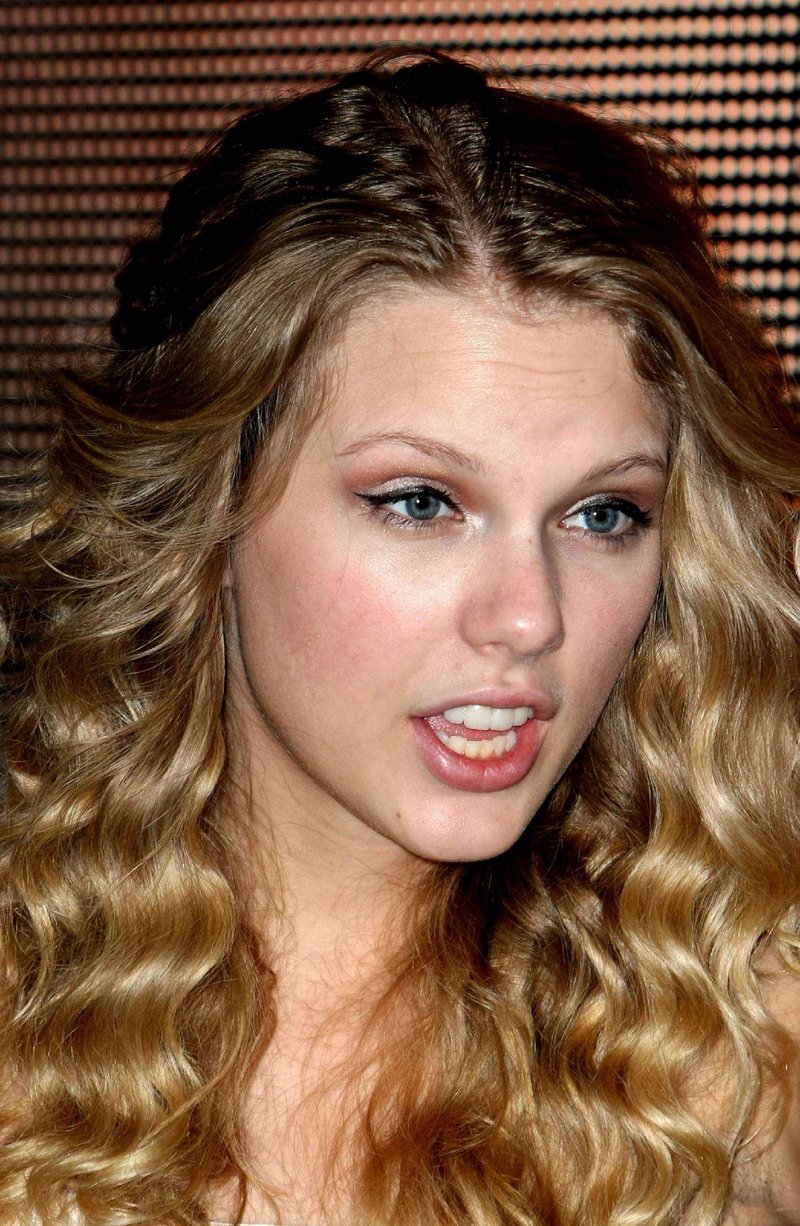 Taylor Swift — 2009 CMA Music Festival — photo 1