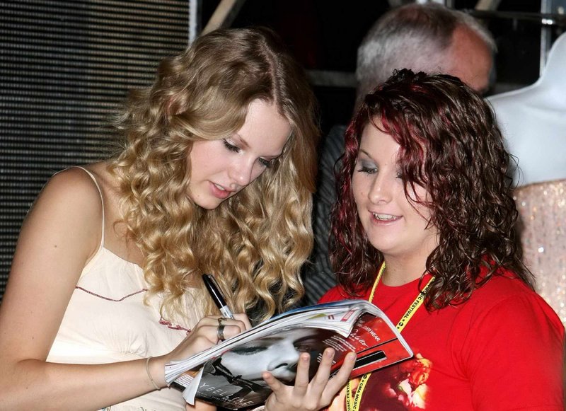 Taylor Swift — 2009 CMA Music Festival — photo 7