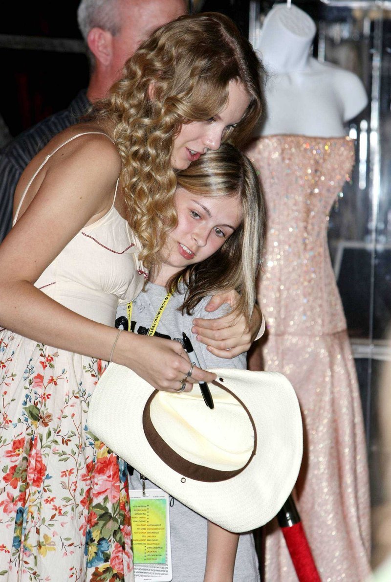 Taylor Swift — 2009 CMA Music Festival — photo 12