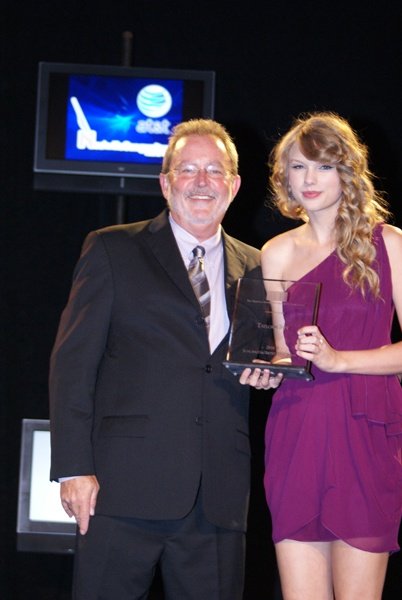 Taylor Swift at 40th Anniversary Nashville Songwriters Hall of Fame Dinner & Induction Ceremony — photo 7