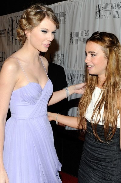 Taylor Swift at 41st Annual Songwriters Hall of Fame Ceremony — photo 12