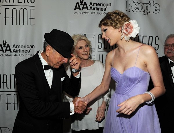 Taylor Swift at 41st Annual Songwriters Hall of Fame Ceremony — photo 13