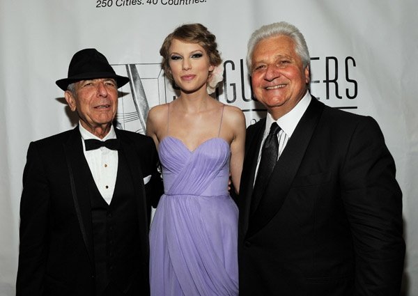 Taylor Swift at 41st Annual Songwriters Hall of Fame Ceremony — photo 14