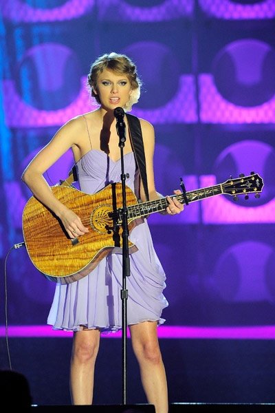 Taylor Swift at 41st Annual Songwriters Hall of Fame Ceremony — photo 33