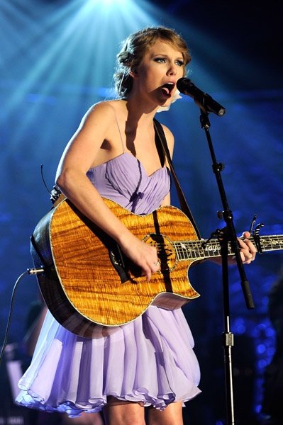 Taylor Swift at 41st Annual Songwriters Hall of Fame Ceremony — photo 44