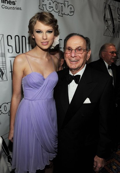 Taylor Swift at 41st Annual Songwriters Hall of Fame Ceremony — photo 57