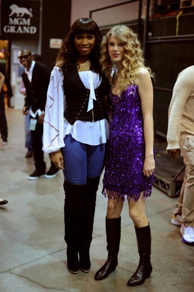 Taylor Swift at Brooks & Dunn's Tribute Concert: The Last Rodeo — photo 18