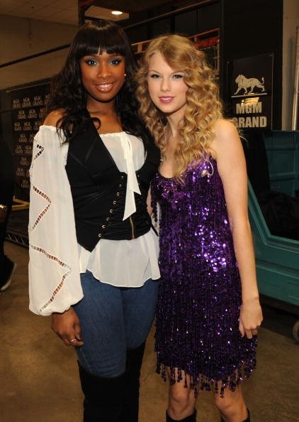 Taylor Swift at Brooks & Dunn's Tribute Concert: The Last Rodeo — photo 25