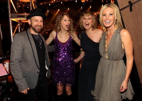 Taylor Swift at Brooks & Dunn's Tribute Concert: The Last Rodeo — photo 30