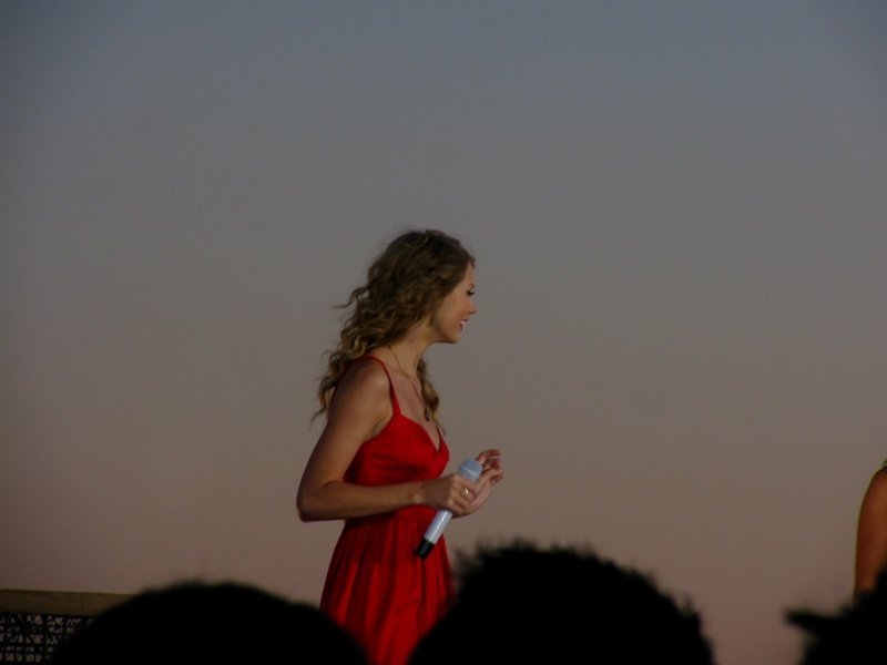 Taylor Swift at CMT Premieres: Taylor Swift "Mine" — photo 41