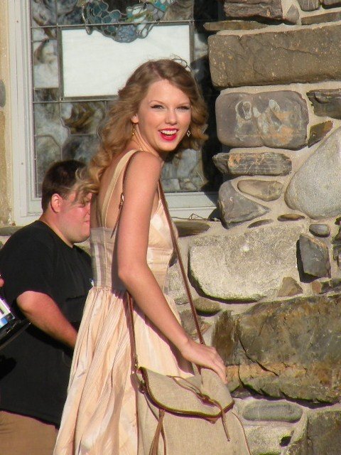 Taylor Swift at CMT Premieres: Taylor Swift "Mine" — photo 62
