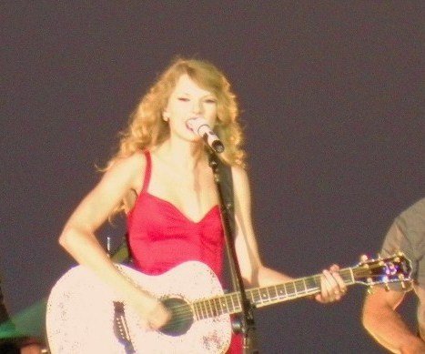 Taylor Swift at CMT Premieres: Taylor Swift "Mine" — photo 72