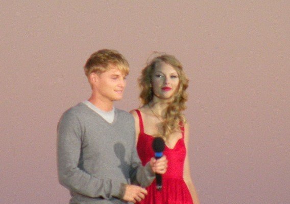 Taylor Swift at CMT Premieres: Taylor Swift "Mine" — photo 79