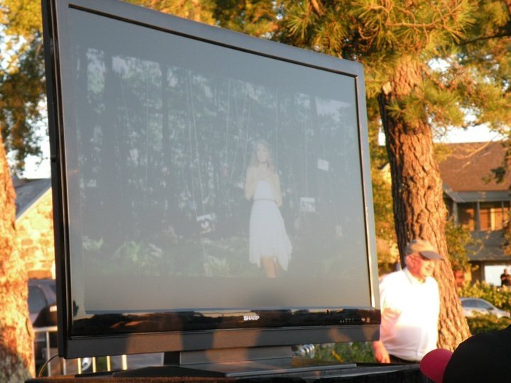 Taylor Swift at CMT Premieres: Taylor Swift "Mine" — photo 88