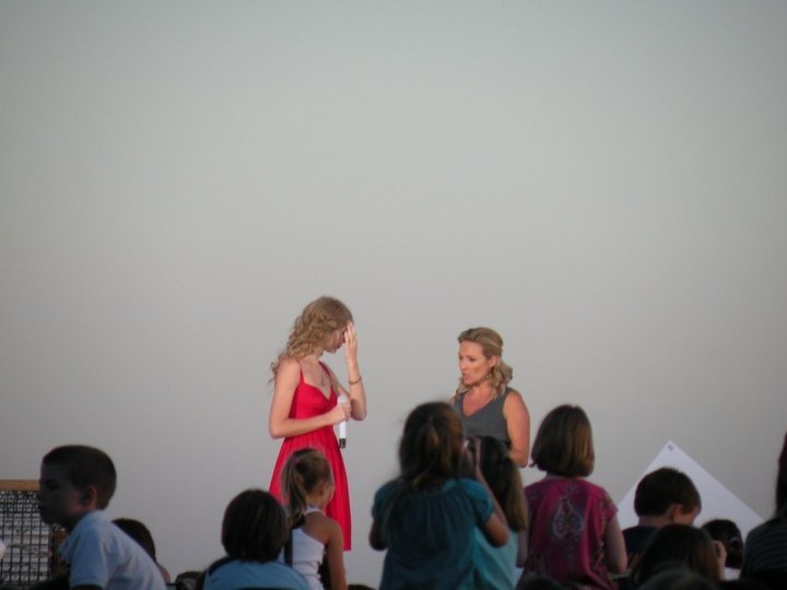 Taylor Swift at CMT Premieres: Taylor Swift "Mine" — photo 96