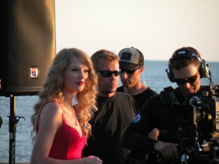 Taylor Swift at CMT Premieres: Taylor Swift "Mine" — photo 99
