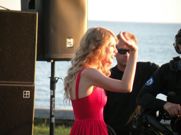 Taylor Swift at CMT Premieres: Taylor Swift "Mine" — photo 101