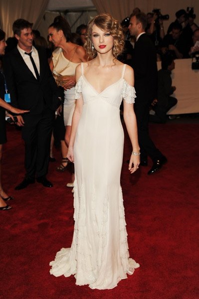 Taylor Swift at 2010 Costume Institute Gala — photo 27