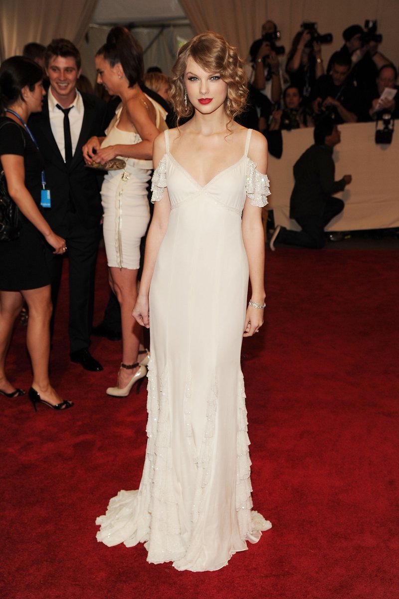 Taylor Swift at 2010 Costume Institute Gala — photo 30