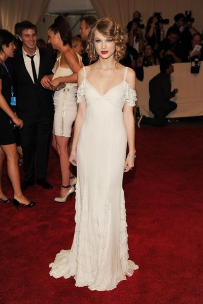 Taylor Swift at 2010 Costume Institute Gala — photo 31