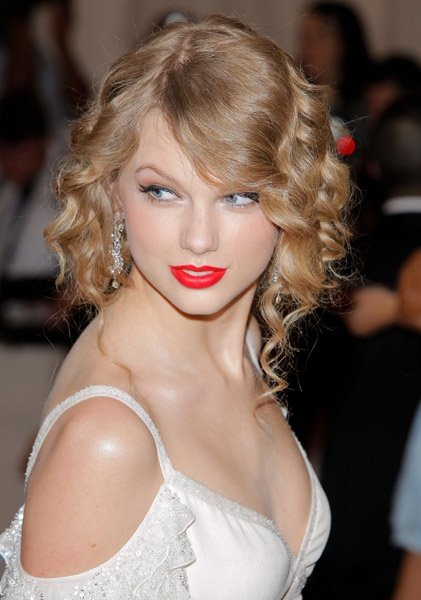 Taylor Swift at 2010 Costume Institute Gala — photo 42