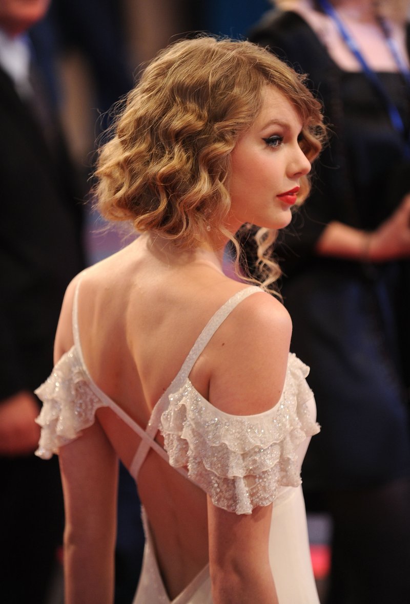 Taylor Swift at 2010 Costume Institute Gala — photo 69